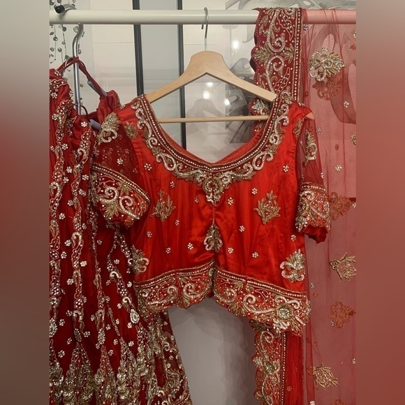 Luxury  Bridal Pakistani/ Indian Lehenga w Dupatta - Picture 6 of 8